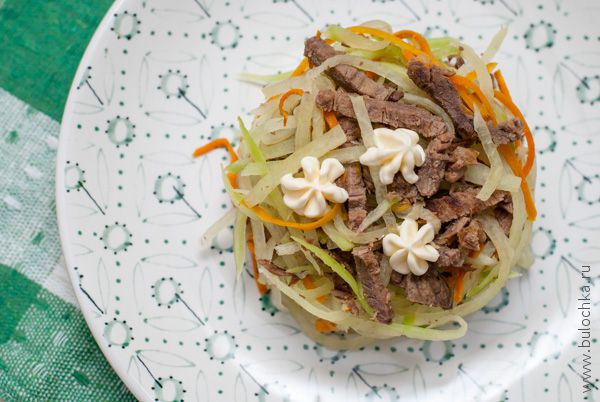 Рецепт салата из зелёной редьки с говядиной