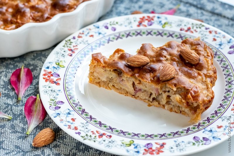 Шарлотка с медом