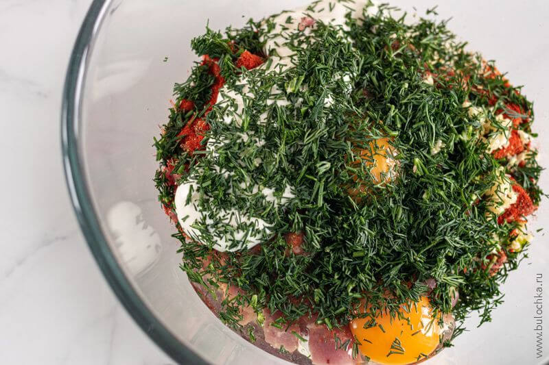 Мясной кекс из курицы или идейки с сыром — добавляем мелко нарезанный укроп